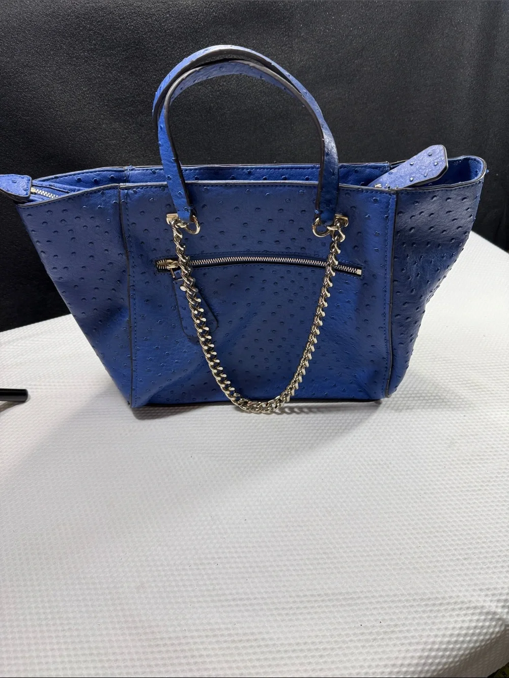 Guess Nikki Faux Ostrich Design Purse with Gold Chain ❤️